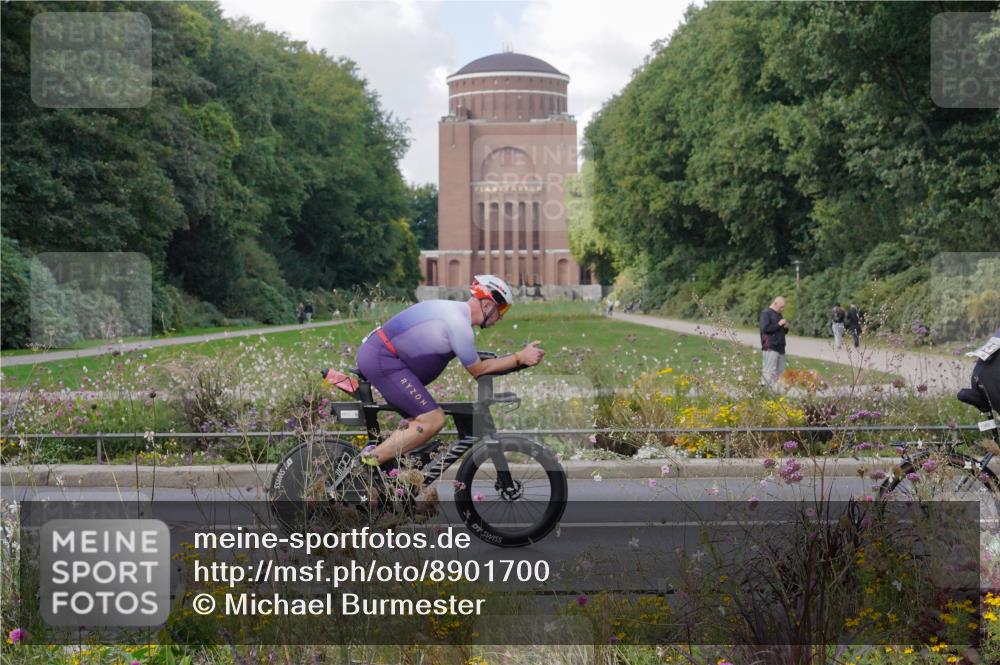 14.09.2025 - Stadtparktriathlon Michael Burmester http://msf.ph/oto/8901700 14.09.2025 13:19:01 Radfahren 1343, 1472, 1511 meine-sportfotos.de