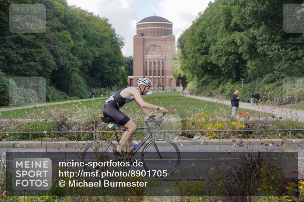 14.09.2025 - Stadtparktriathlon Michael Burmester http://msf.ph/oto/8901705 14.09.2025 13:19:02 Radfahren 1343, 1472, 1511 meine-sportfotos.de