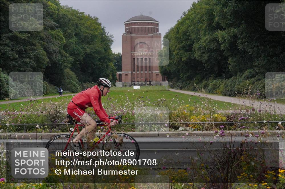 14.09.2025 - Stadtparktriathlon Michael Burmester http://msf.ph/oto/8901708 14.09.2025 09:26:47 Radfahren 302, 442, 456, 479 meine-sportfotos.de