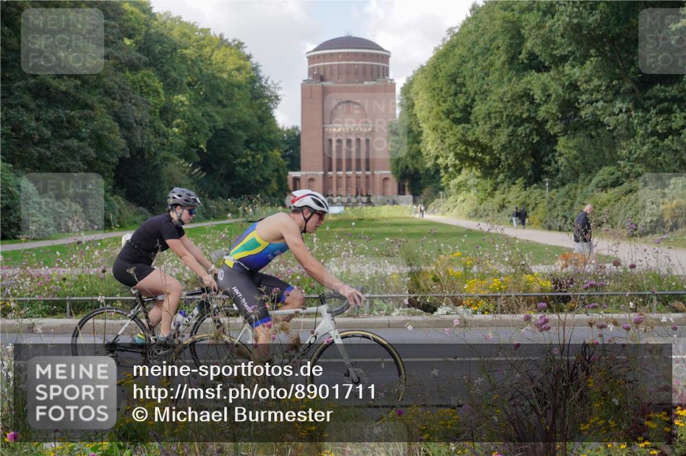 14.09.2025 - Stadtparktriathlon Michael Burmester http://msf.ph/oto/8901711 14.09.2025 13:19:20 Radfahren 1438, 1439, 1527, 1546, 1598 meine-sportfotos.de