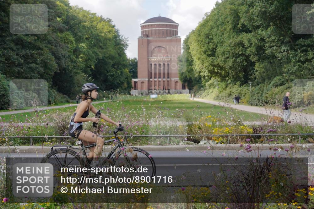 14.09.2025 - Stadtparktriathlon Michael Burmester http://msf.ph/oto/8901716 14.09.2025 13:19:21 Radfahren 1438, 1439, 1527, 1546, 1558, 1598 meine-sportfotos.de