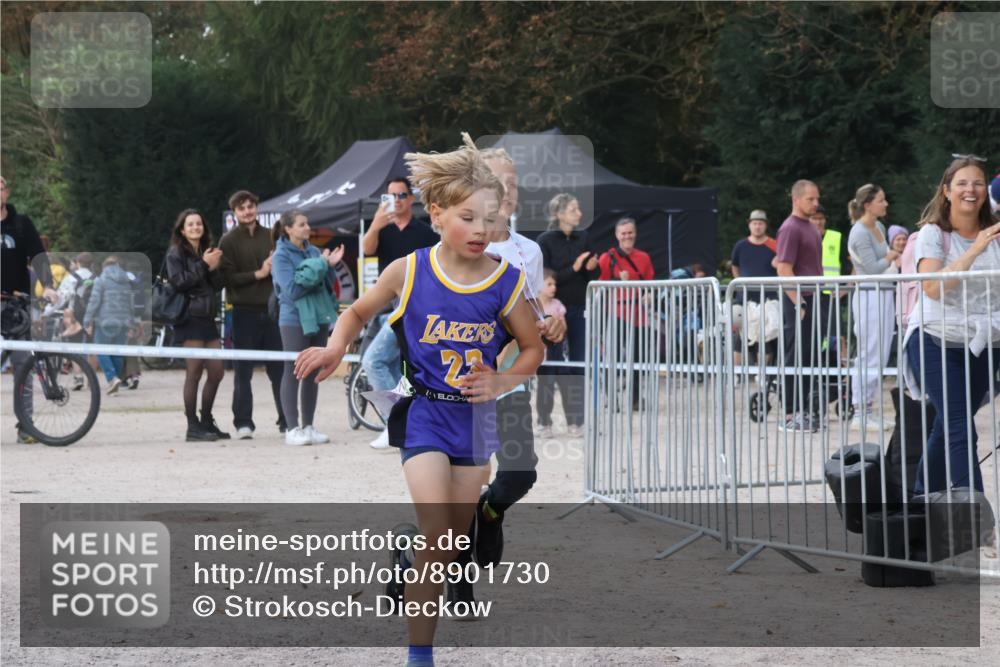14.09.2025 - Stadtparktriathlon Strokosch-Dieckow http://msf.ph/oto/8901730 14.09.2025 15:06:19 Ziel 1817, 1856 meine-sportfotos.de