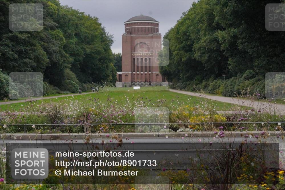 14.09.2025 - Stadtparktriathlon Michael Burmester http://msf.ph/oto/8901733 14.09.2025 09:27:09 Radfahren 469, 477, 492 meine-sportfotos.de