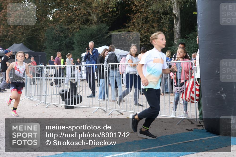 14.09.2025 - Stadtparktriathlon Strokosch-Dieckow http://msf.ph/oto/8901742 14.09.2025 15:06:21 Ziel 1817, 1856 meine-sportfotos.de