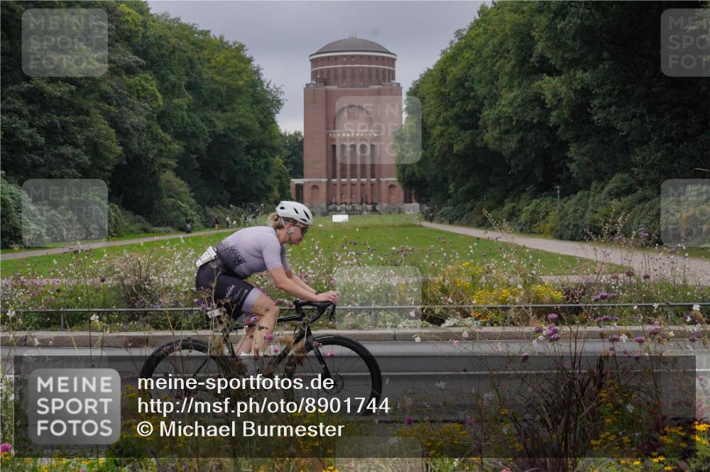 14.09.2025 - Stadtparktriathlon Michael Burmester http://msf.ph/oto/8901744 14.09.2025 09:27:15 Radfahren 359, 438, 469, 494 meine-sportfotos.de