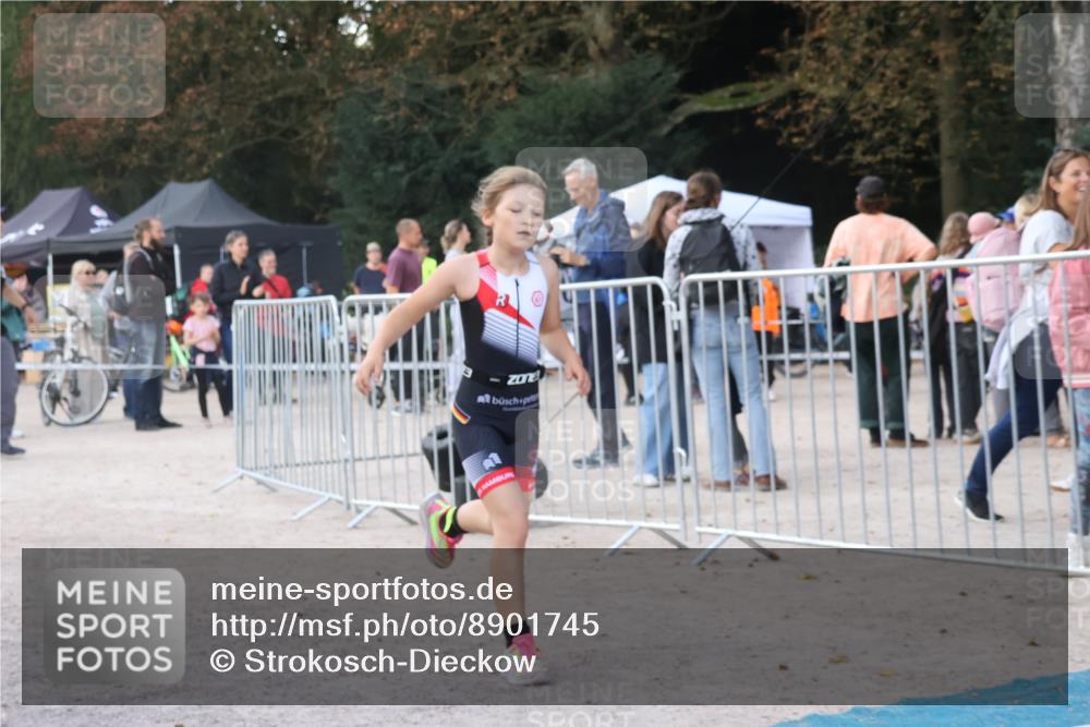 14.09.2025 - Stadtparktriathlon Strokosch-Dieckow http://msf.ph/oto/8901745 14.09.2025 15:06:22 Ziel 1817, 1856 meine-sportfotos.de
