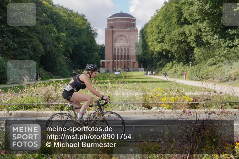 14.09.2025 - Stadtparktriathlon Michael Burmester http://msf.ph/oto/8901754 14.09.2025 13:19:45 Radfahren 1397, 1450, 1494, 1537, 1620 meine-sportfotos.de