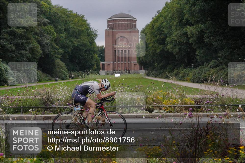 14.09.2025 - Stadtparktriathlon Michael Burmester http://msf.ph/oto/8901756 14.09.2025 09:27:24 Radfahren 346, 359, 438, 473, 494 meine-sportfotos.de