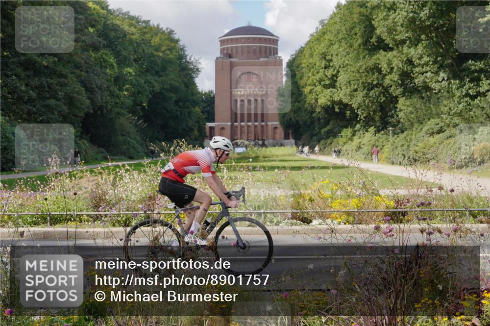 14.09.2025 - Stadtparktriathlon Michael Burmester http://msf.ph/oto/8901757 14.09.2025 13:19:46 Radfahren 1397, 1450, 1494, 1537, 1620 meine-sportfotos.de