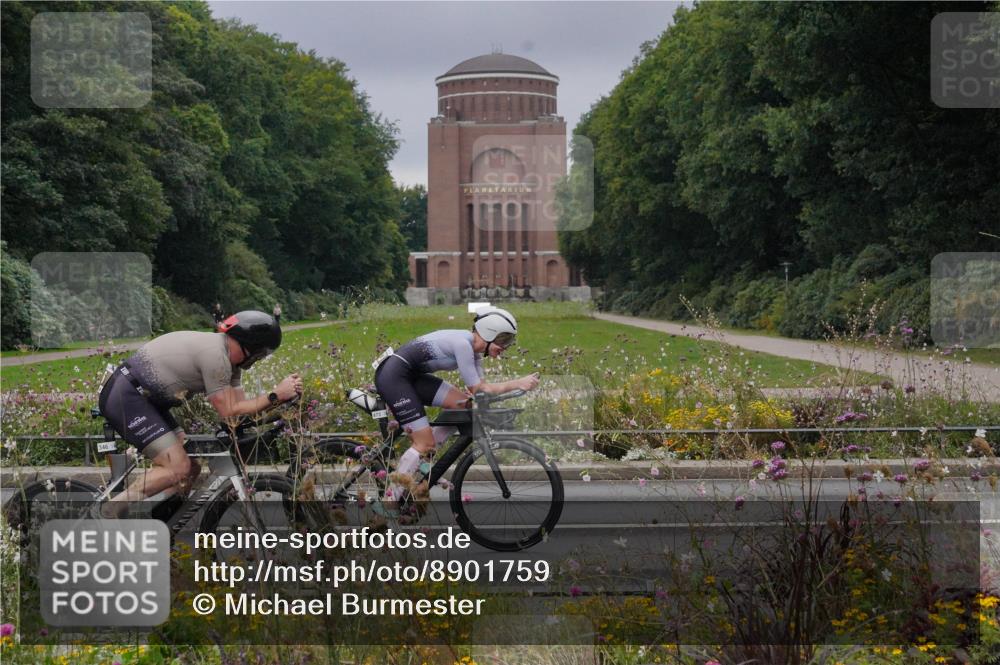 14.09.2025 - Stadtparktriathlon Michael Burmester http://msf.ph/oto/8901759 14.09.2025 09:27:30 Radfahren 346, 379, 467, 473 meine-sportfotos.de