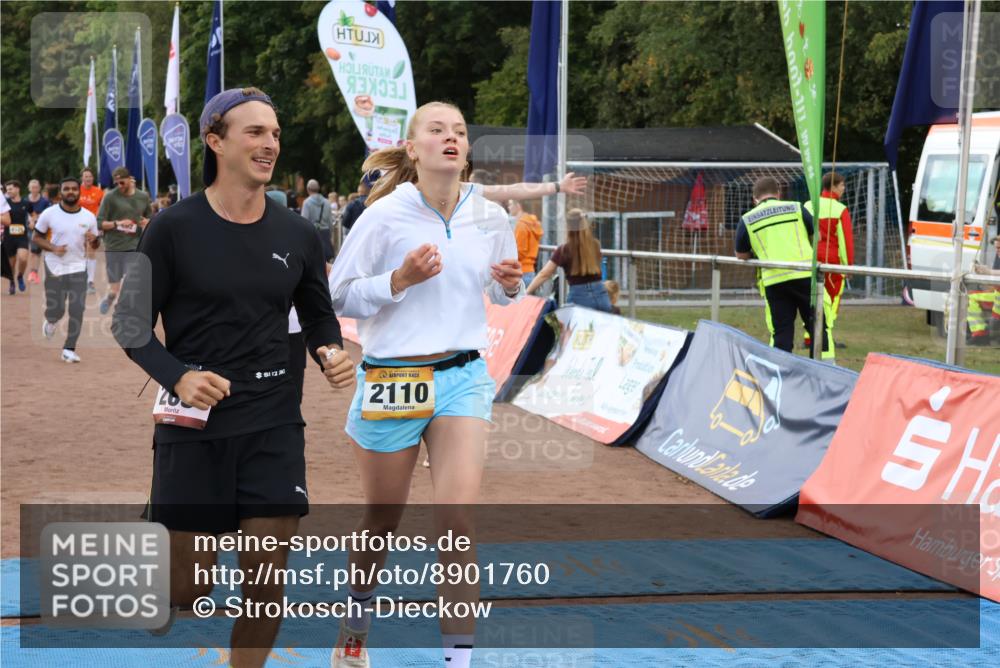 14.09.2025 - Airport Race Strokosch-Dieckow http://msf.ph/oto/8901760 14.09.2025 12:32:24 Ziel 269, 303, 421, 494, 682, 735, 743, 769, 856, 994, 1709, 1765, 1805, 1816, 1903, 2110, 2129, 4272 meine-sportfotos.de