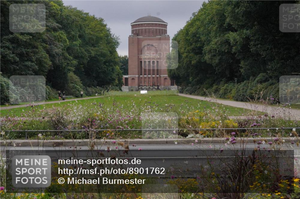 14.09.2025 - Stadtparktriathlon Michael Burmester http://msf.ph/oto/8901762 14.09.2025 09:27:31 Radfahren 346, 379, 467, 473 meine-sportfotos.de