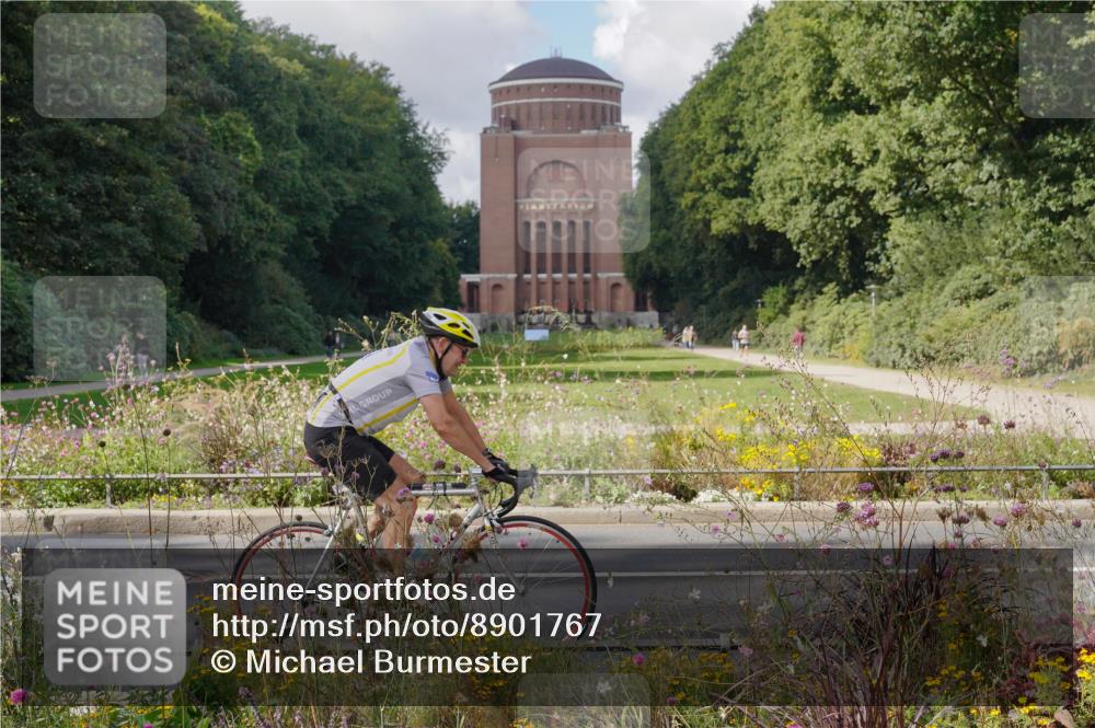14.09.2025 - Stadtparktriathlon Michael Burmester http://msf.ph/oto/8901767 14.09.2025 13:19:51 Radfahren 1357, 1376, 1397, 1494, 1537, 1541, 1620 meine-sportfotos.de