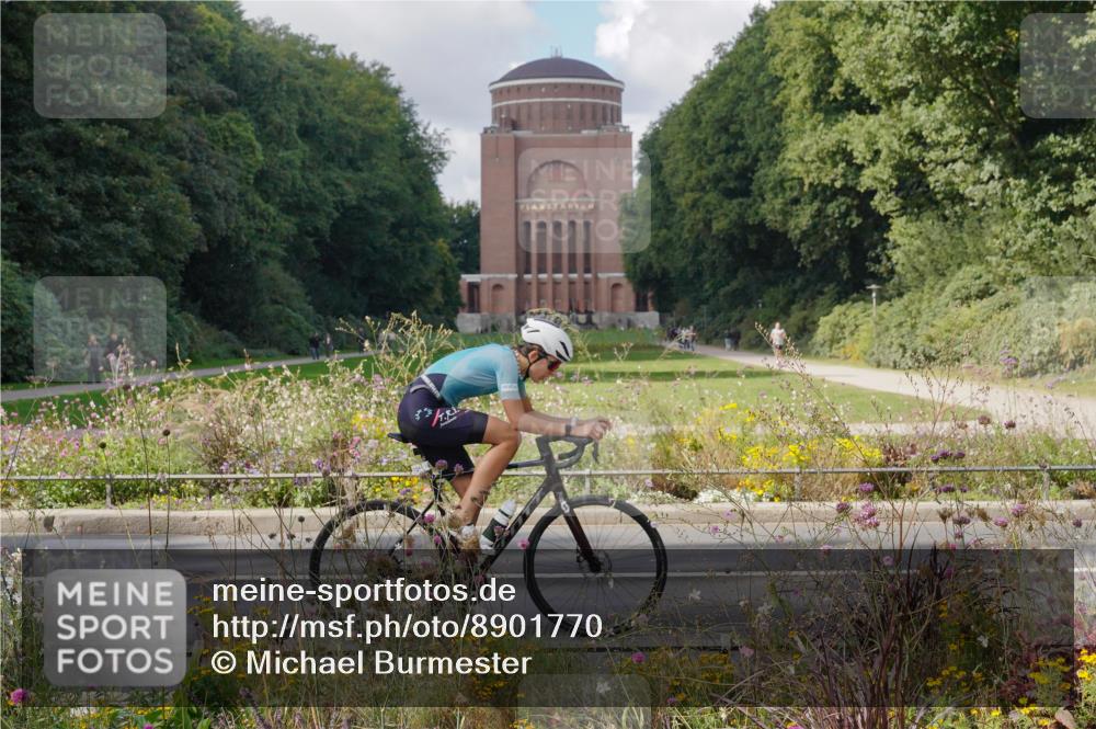 14.09.2025 - Stadtparktriathlon Michael Burmester http://msf.ph/oto/8901770 14.09.2025 13:19:56 Radfahren 1357, 1376, 1397, 1526, 1541, 1571 meine-sportfotos.de