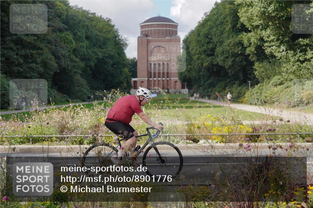 14.09.2025 - Stadtparktriathlon Michael Burmester http://msf.ph/oto/8901776 14.09.2025 13:19:58 Radfahren 1357, 1376, 1426, 1526, 1541, 1571 meine-sportfotos.de