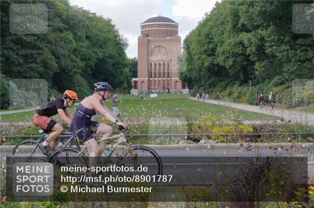 14.09.2025 - Stadtparktriathlon Michael Burmester http://msf.ph/oto/8901787 14.09.2025 13:20:19 Radfahren 1341, 1497, 1513, 1581, 1596, 1605, 1607 meine-sportfotos.de