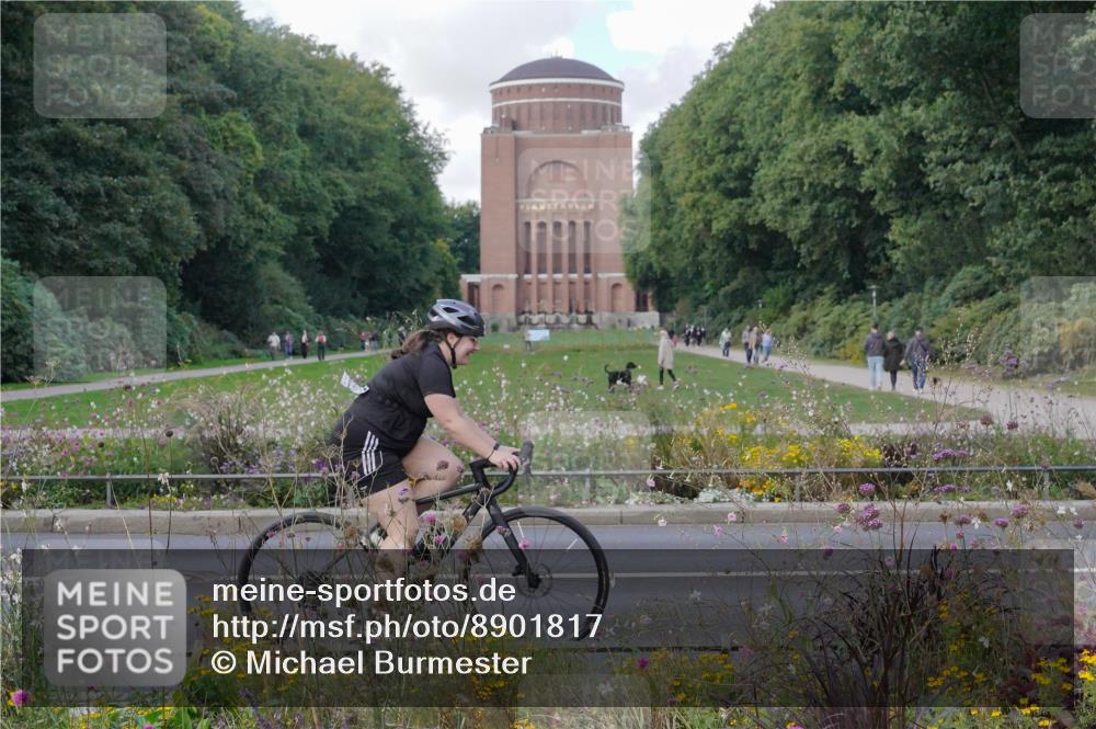 14.09.2025 - Stadtparktriathlon Michael Burmester http://msf.ph/oto/8901817 14.09.2025 13:20:48 Radfahren 1434, 1435, 1463, 1483, 1579, 1603 meine-sportfotos.de