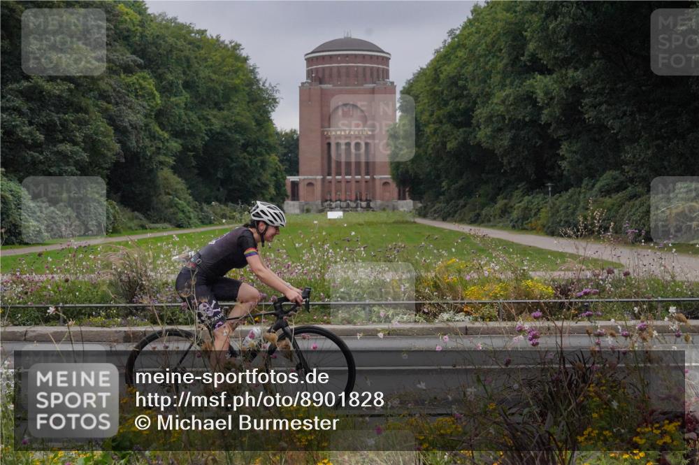 14.09.2025 - Stadtparktriathlon Michael Burmester http://msf.ph/oto/8901828 14.09.2025 09:28:25 Radfahren 311, 327, 382, 393, 400, 413, 414, 423, 430, 435, 448 meine-sportfotos.de