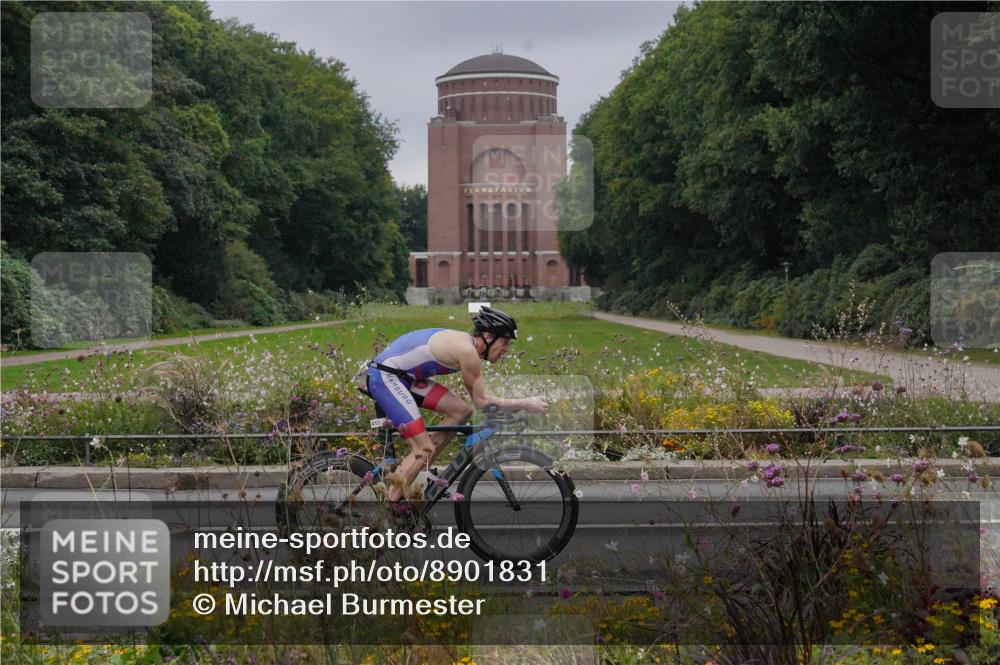14.09.2025 - Stadtparktriathlon Michael Burmester http://msf.ph/oto/8901831 14.09.2025 09:28:26 Radfahren 311, 327, 382, 393, 400, 413, 414, 423, 430, 435, 448 meine-sportfotos.de
