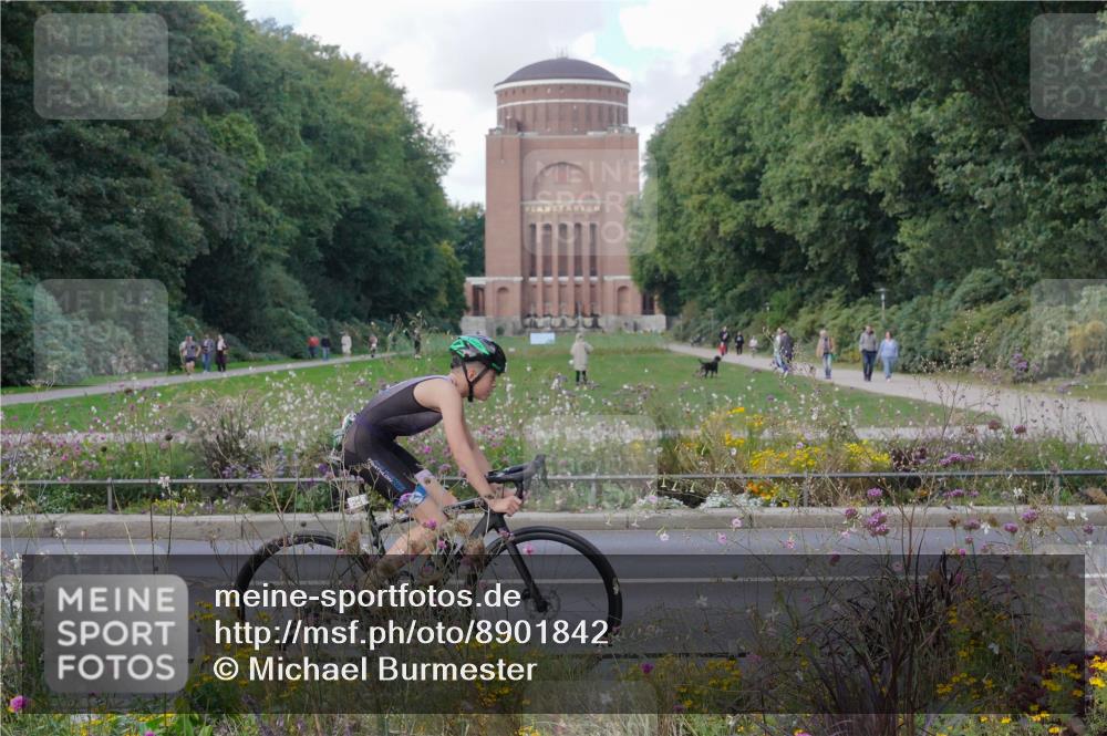 14.09.2025 - Stadtparktriathlon Michael Burmester http://msf.ph/oto/8901842 14.09.2025 13:21:11 Radfahren 1504, 1580, 1594, 1616 meine-sportfotos.de