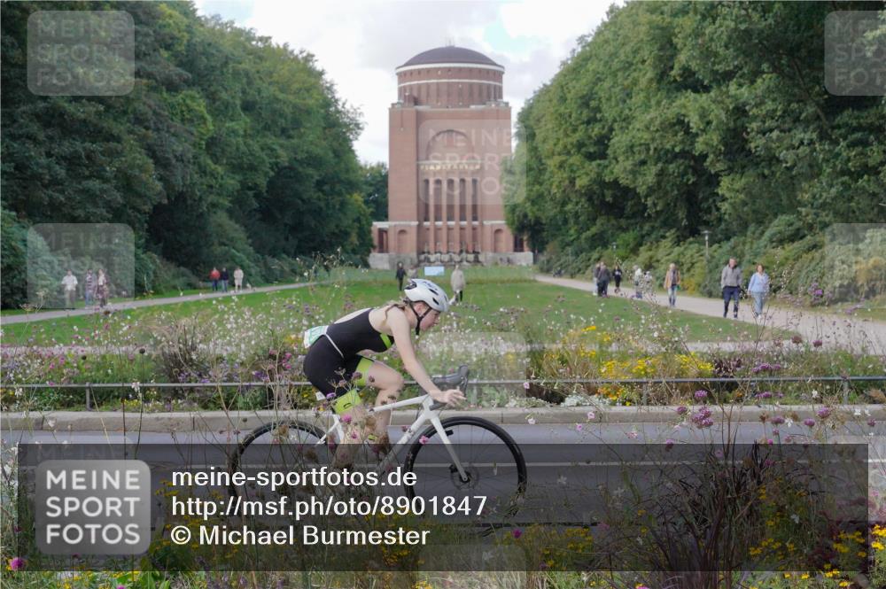 14.09.2025 - Stadtparktriathlon Michael Burmester http://msf.ph/oto/8901847 14.09.2025 13:21:25 Radfahren 1547, 1578, 1580 meine-sportfotos.de