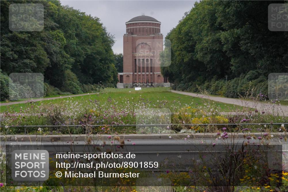14.09.2025 - Stadtparktriathlon Michael Burmester http://msf.ph/oto/8901859 14.09.2025 09:28:40 Radfahren 410 meine-sportfotos.de