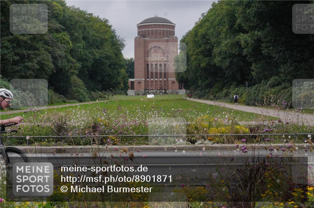 14.09.2025 - Stadtparktriathlon Michael Burmester http://msf.ph/oto/8901871 14.09.2025 09:28:51 Radfahren 398, 410, 504 meine-sportfotos.de