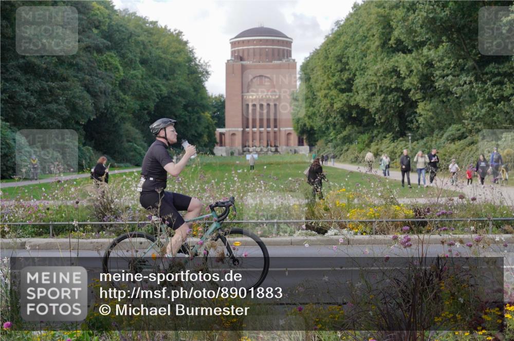 14.09.2025 - Stadtparktriathlon Michael Burmester http://msf.ph/oto/8901883 14.09.2025 13:22:08 Radfahren 1452, 1487, 1505, 1577, 1604 meine-sportfotos.de