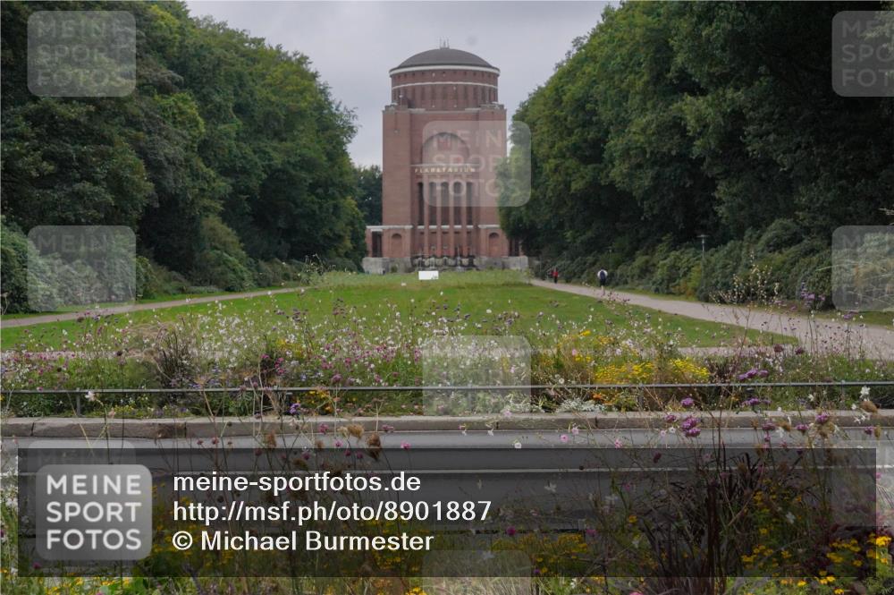 14.09.2025 - Stadtparktriathlon Michael Burmester http://msf.ph/oto/8901887 14.09.2025 09:28:59 Radfahren 392, 402, 487, 500, 504 meine-sportfotos.de