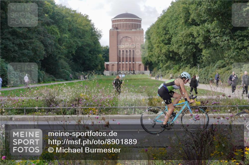 14.09.2025 - Stadtparktriathlon Michael Burmester http://msf.ph/oto/8901889 14.09.2025 13:22:16 Radfahren 1430, 1444, 1452, 1548, 1577 meine-sportfotos.de