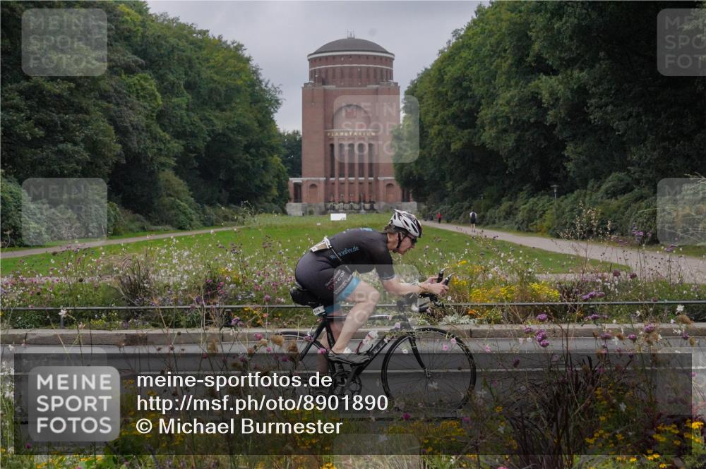 14.09.2025 - Stadtparktriathlon Michael Burmester http://msf.ph/oto/8901890 14.09.2025 09:28:59 Radfahren 392, 402, 487, 500, 504 meine-sportfotos.de