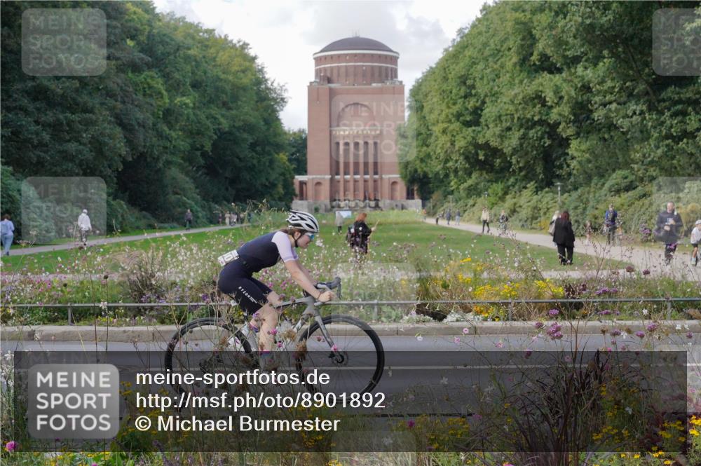 14.09.2025 - Stadtparktriathlon Michael Burmester http://msf.ph/oto/8901892 14.09.2025 13:22:17 Radfahren 1430, 1444, 1452, 1520, 1548, 1577 meine-sportfotos.de