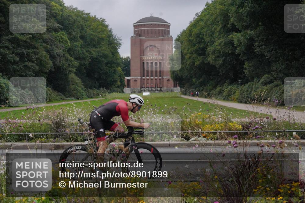 14.09.2025 - Stadtparktriathlon Michael Burmester http://msf.ph/oto/8901899 14.09.2025 09:29:03 Radfahren 392, 402, 408, 487, 500, 504 meine-sportfotos.de