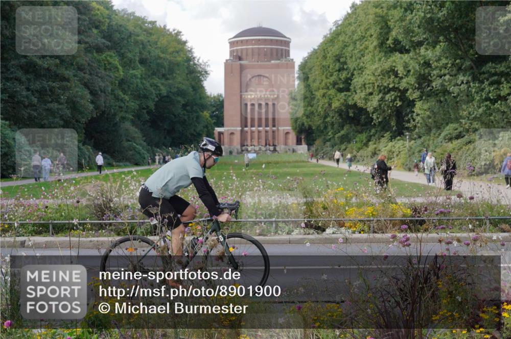14.09.2025 - Stadtparktriathlon Michael Burmester http://msf.ph/oto/8901900 14.09.2025 13:22:25 Radfahren 1444, 1468, 1520, 1536, 1548, 1610 meine-sportfotos.de