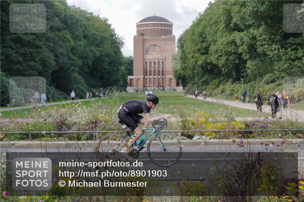 14.09.2025 - Stadtparktriathlon Michael Burmester http://msf.ph/oto/8901903 14.09.2025 13:22:31 Radfahren 1468, 1520, 1536, 1599, 1610 meine-sportfotos.de