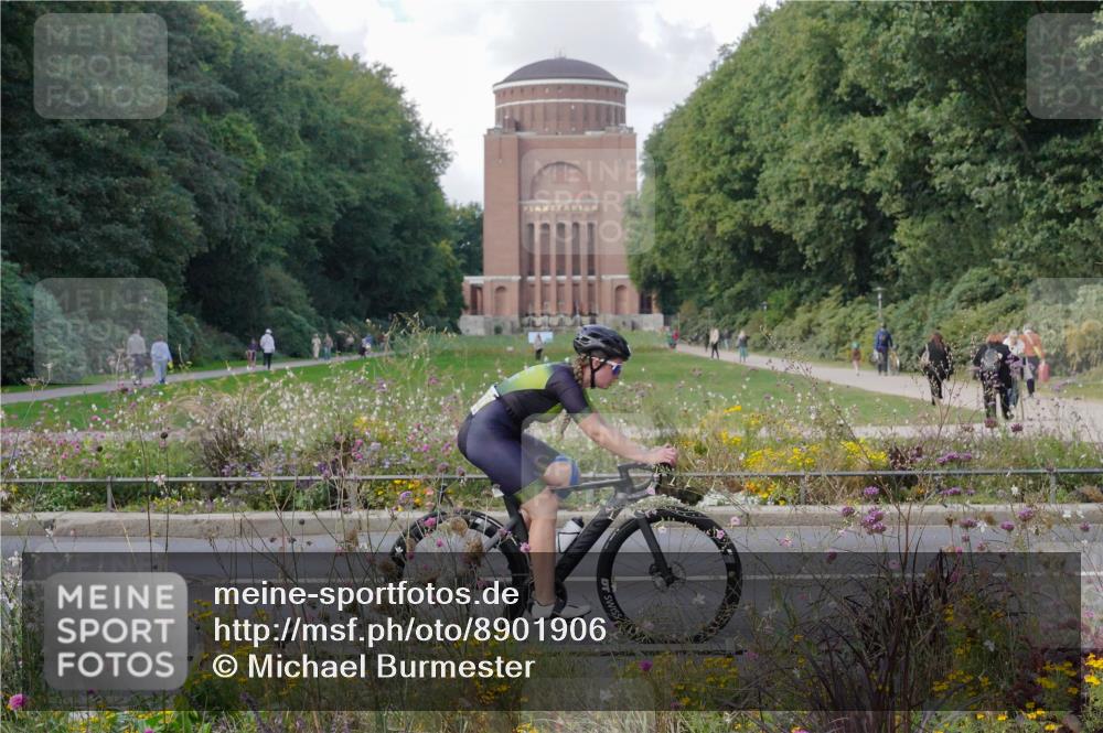 14.09.2025 - Stadtparktriathlon Michael Burmester http://msf.ph/oto/8901906 14.09.2025 13:22:32 Radfahren 1468, 1492, 1536, 1599, 1610 meine-sportfotos.de