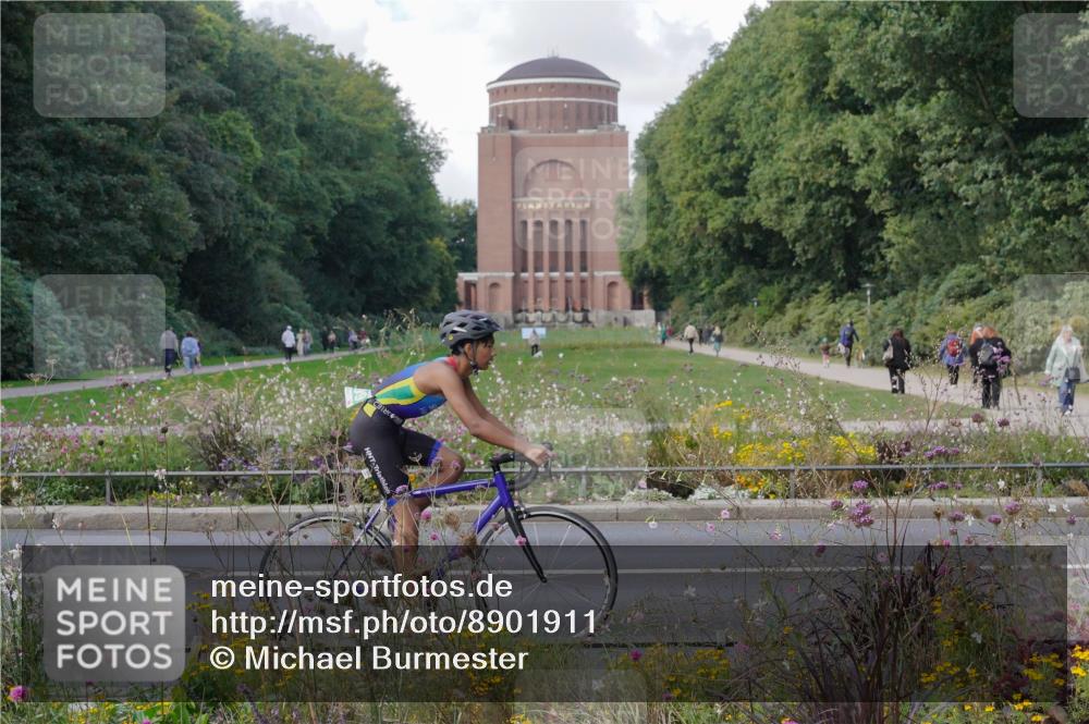 14.09.2025 - Stadtparktriathlon Michael Burmester http://msf.ph/oto/8901911 14.09.2025 13:22:37 Radfahren 1423, 1468, 1471, 1492, 1536, 1599, 1610 meine-sportfotos.de