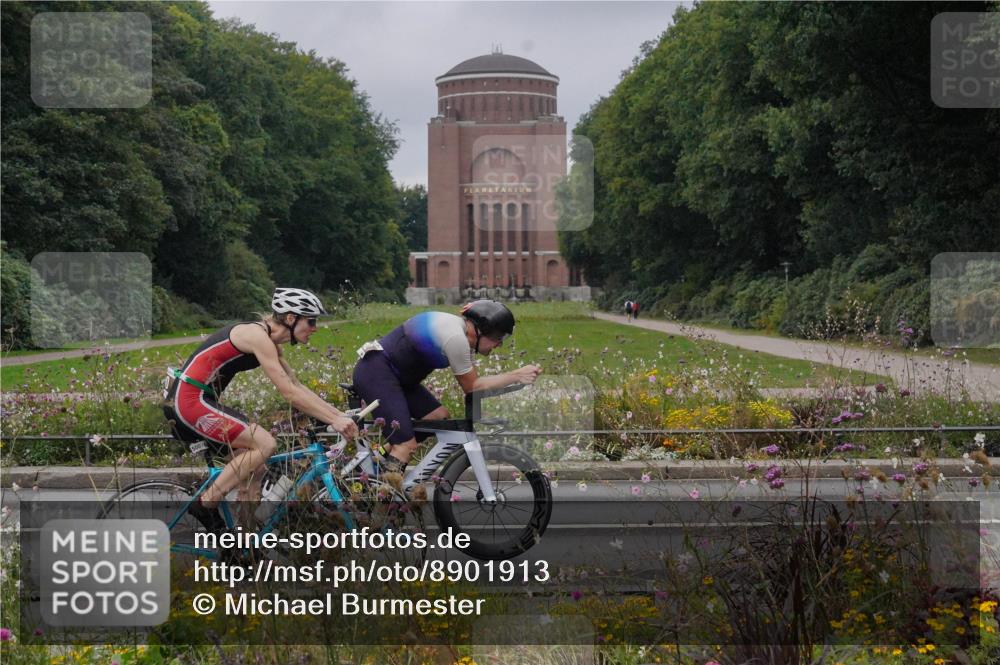 14.09.2025 - Stadtparktriathlon Michael Burmester http://msf.ph/oto/8901913 14.09.2025 09:29:08 Radfahren 392, 402, 408, 416, 500 meine-sportfotos.de