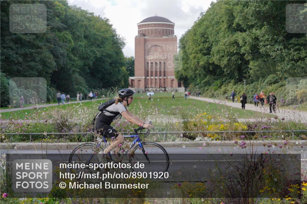 14.09.2025 - Stadtparktriathlon Michael Burmester http://msf.ph/oto/8901920 14.09.2025 13:22:44 Radfahren 1423, 1471, 1492, 1535 meine-sportfotos.de