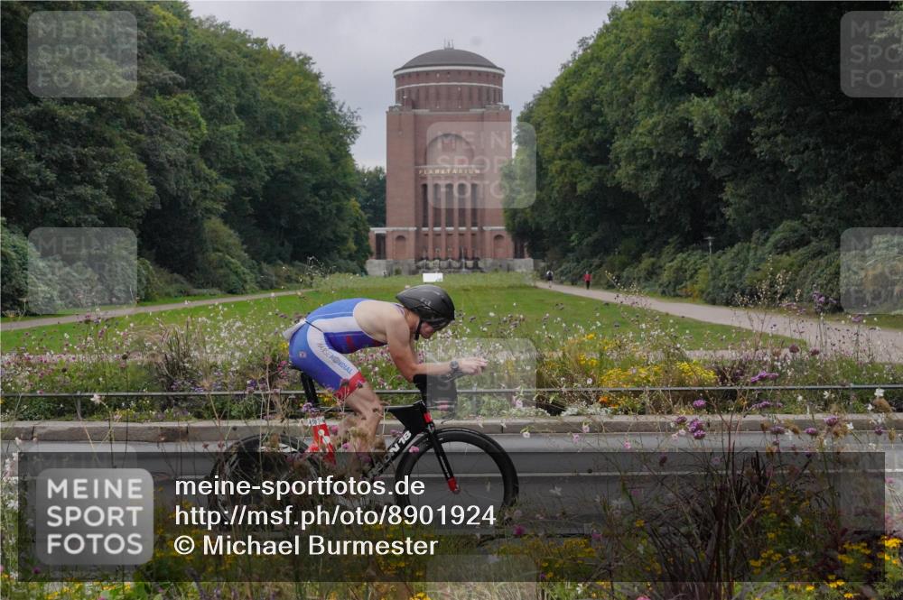 14.09.2025 - Stadtparktriathlon Michael Burmester http://msf.ph/oto/8901924 14.09.2025 09:29:16 Radfahren 408, 416, 466 meine-sportfotos.de