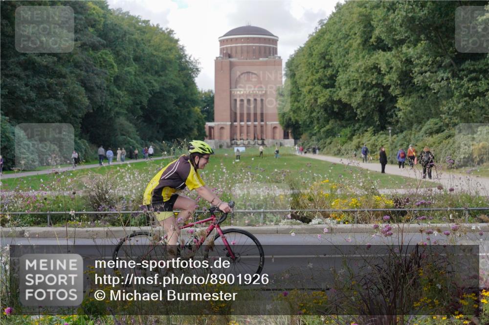 14.09.2025 - Stadtparktriathlon Michael Burmester http://msf.ph/oto/8901926 14.09.2025 13:22:47 Radfahren 1324, 1423, 1471, 1535 meine-sportfotos.de