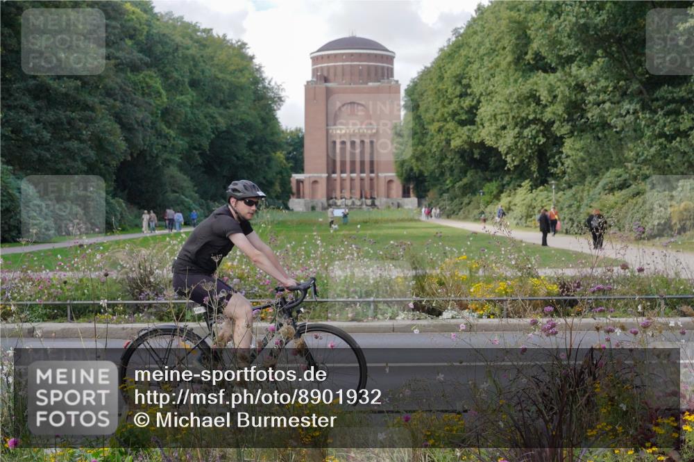 14.09.2025 - Stadtparktriathlon Michael Burmester http://msf.ph/oto/8901932 14.09.2025 13:22:56 Radfahren 1324, 1350, 1451, 1481, 1491 meine-sportfotos.de