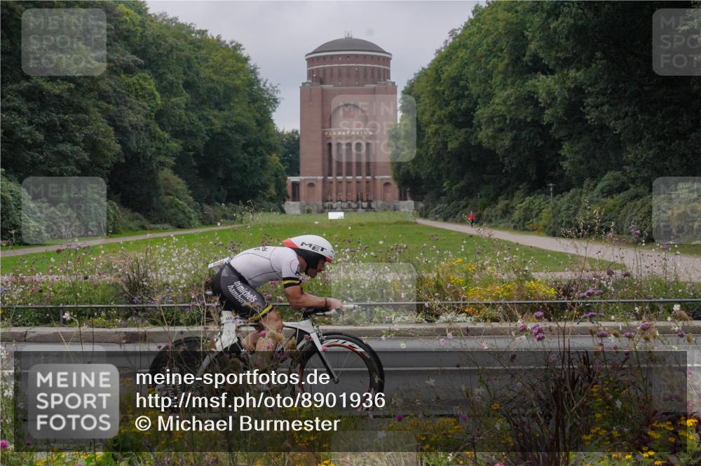 14.09.2025 - Stadtparktriathlon Michael Burmester http://msf.ph/oto/8901936 14.09.2025 09:29:26 Radfahren 406, 437, 460, 462, 466, 478 meine-sportfotos.de