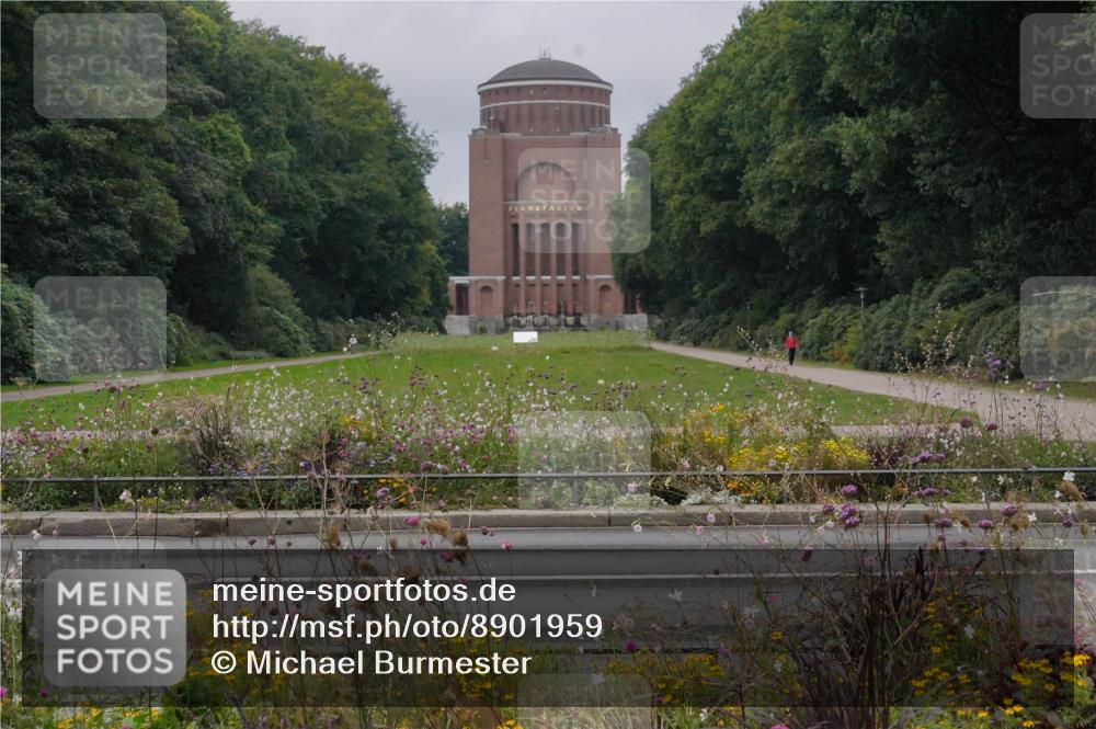 14.09.2025 - Stadtparktriathlon Michael Burmester http://msf.ph/oto/8901959 14.09.2025 09:29:39 Radfahren 418, 436, 437, 463 meine-sportfotos.de