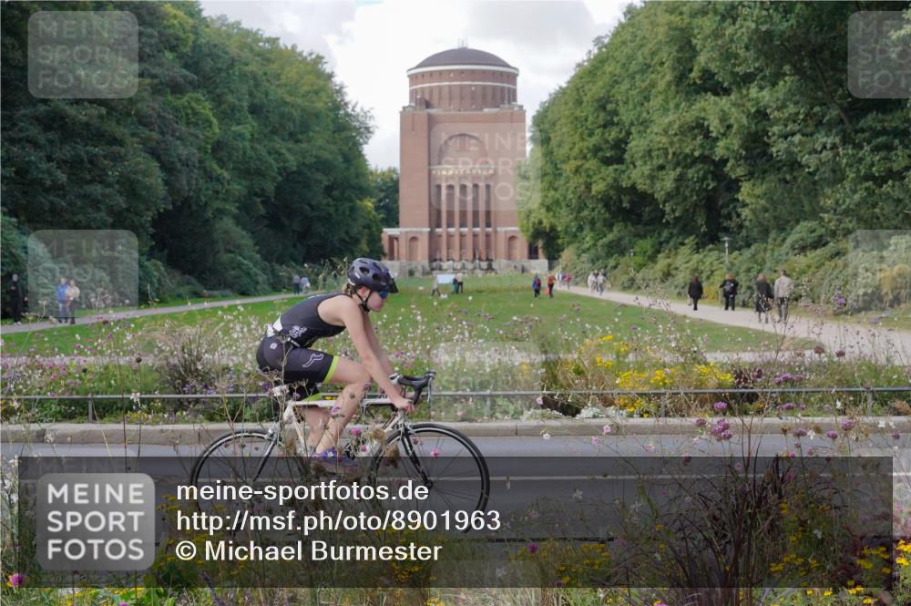 14.09.2025 - Stadtparktriathlon Michael Burmester http://msf.ph/oto/8901963 14.09.2025 13:23:33 Radfahren 1425, 1542, 1563, 1574 meine-sportfotos.de