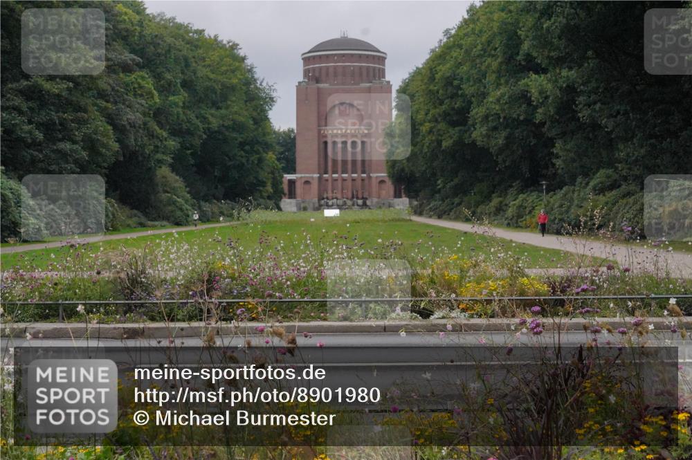 14.09.2025 - Stadtparktriathlon Michael Burmester http://msf.ph/oto/8901980 14.09.2025 09:29:51 Radfahren 450, 458, 463, 501 meine-sportfotos.de