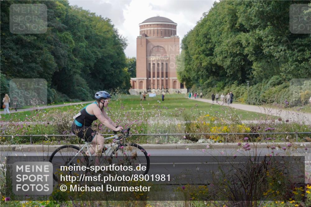14.09.2025 - Stadtparktriathlon Michael Burmester http://msf.ph/oto/8901981 14.09.2025 13:24:05 Radfahren 1330, 1429, 1441, 1506, 1606, 1615 meine-sportfotos.de