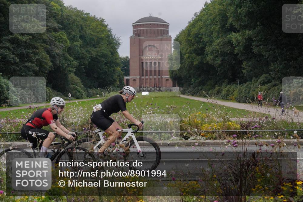 14.09.2025 - Stadtparktriathlon Michael Burmester http://msf.ph/oto/8901994 14.09.2025 09:29:59 Radfahren 394, 412, 450, 458, 484, 501 meine-sportfotos.de