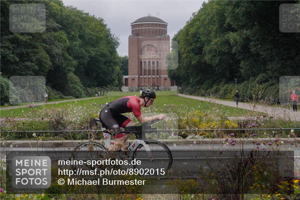 14.09.2025 - Stadtparktriathlon Michael Burmester http://msf.ph/oto/8902015 14.09.2025 09:30:07 Radfahren 394, 412, 484 meine-sportfotos.de