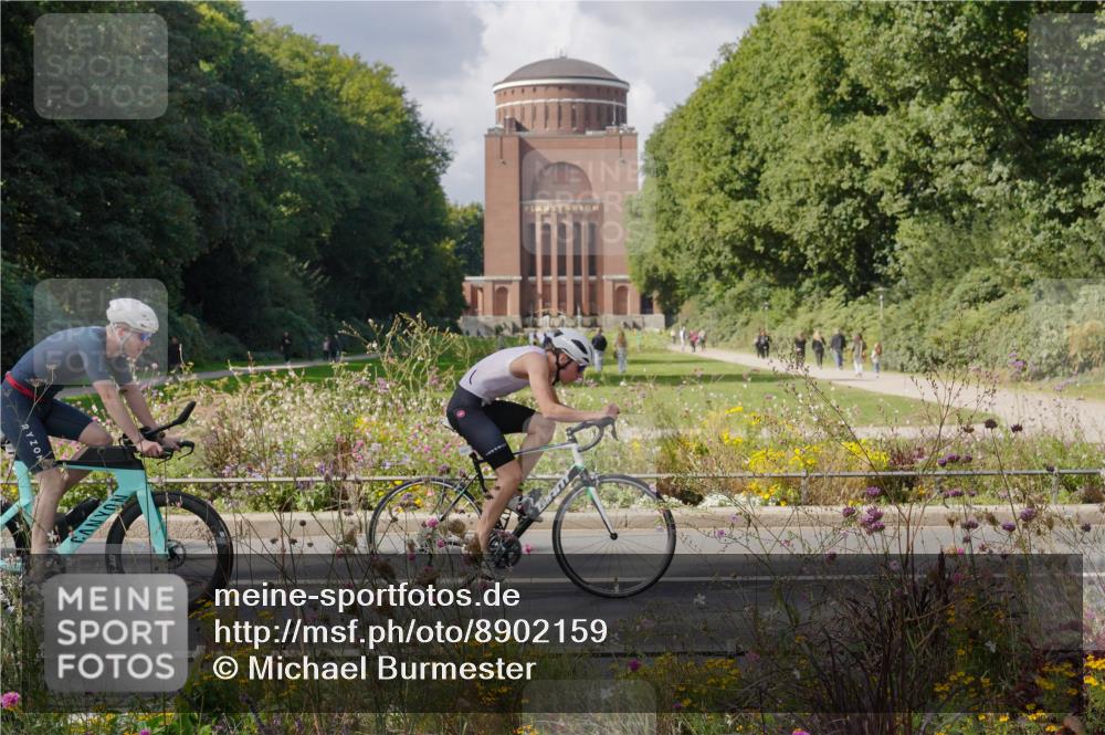 14.09.2025 - Stadtparktriathlon Michael Burmester http://msf.ph/oto/8902159 14.09.2025 13:24:45 Radfahren 1488, 1499, 1510, 1518, 1543, 1545, 1551, 1554, 1561, 1593 meine-sportfotos.de